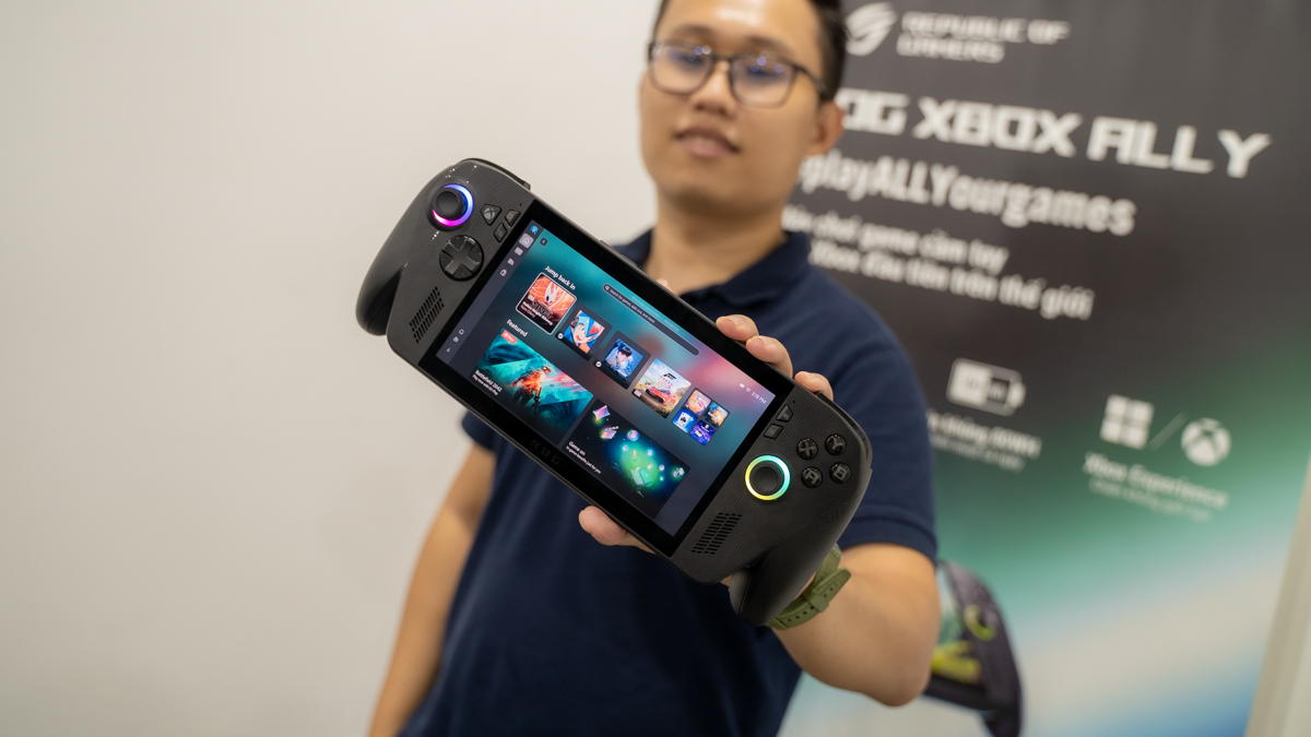 Trên tay máy chơi game cầm tay ROG Xbox Ally X: Thiết kế tay cầm Xbox, hiệu năng vượt xa mong đợi, giá 24.9 triệu