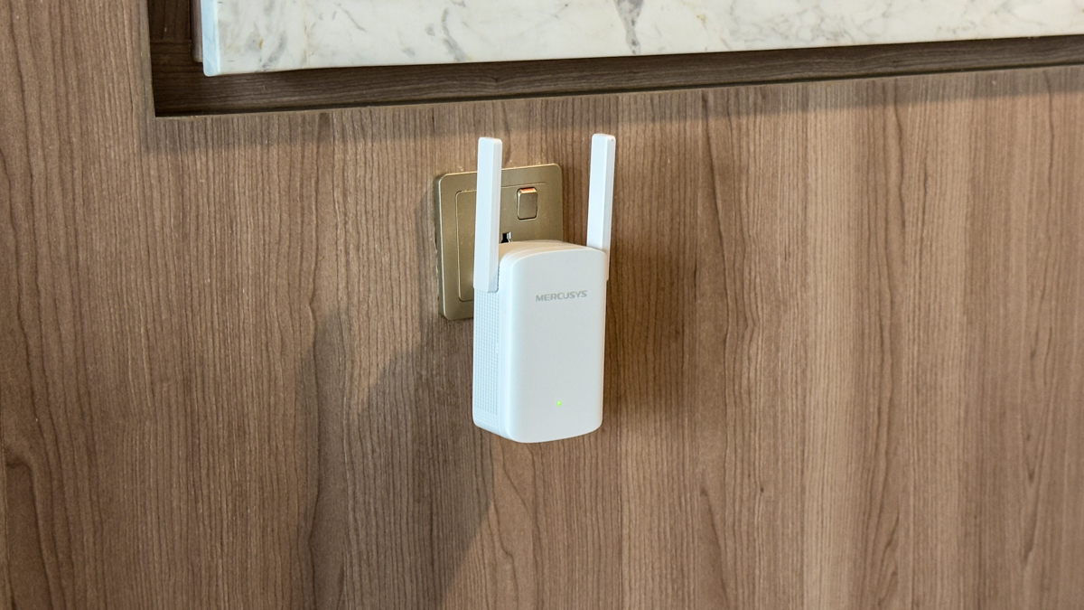 Trên tay Mercusys AX1500 Wi-Fi 6 ME60X: Mở rộng Wi-Fi 6 tốc độ cao, sóng căng khắp nhà chỉ với 500K