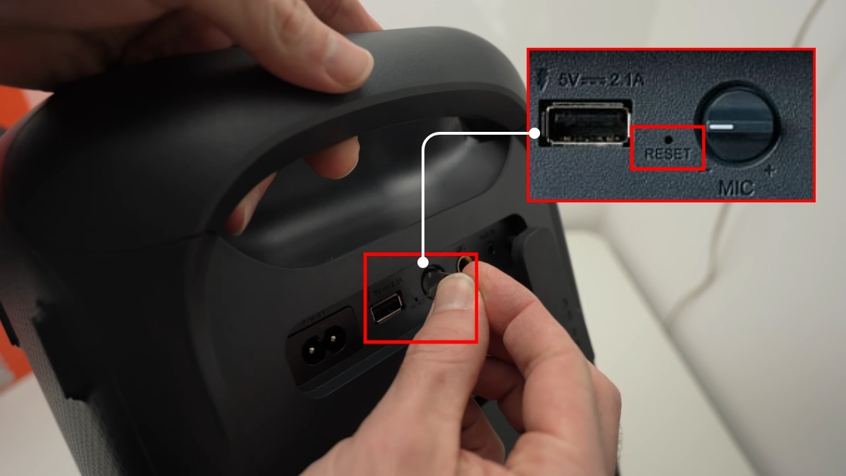 Sử dụng nút Reset chuyên dụng