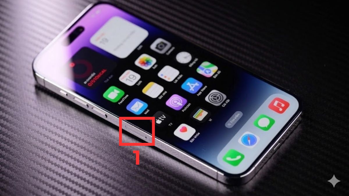 Cách gắn SIM iPhone 14 Pro Max bước 1