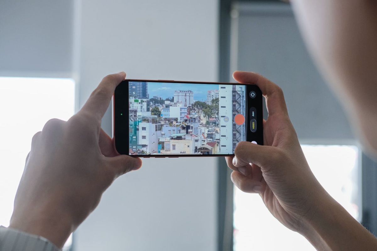 hình ảnh iPhone 17 Pro Max thực tế