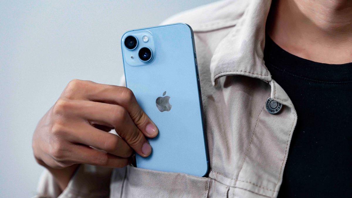 iPhone 14 xanh dương hợp mệnh gì?