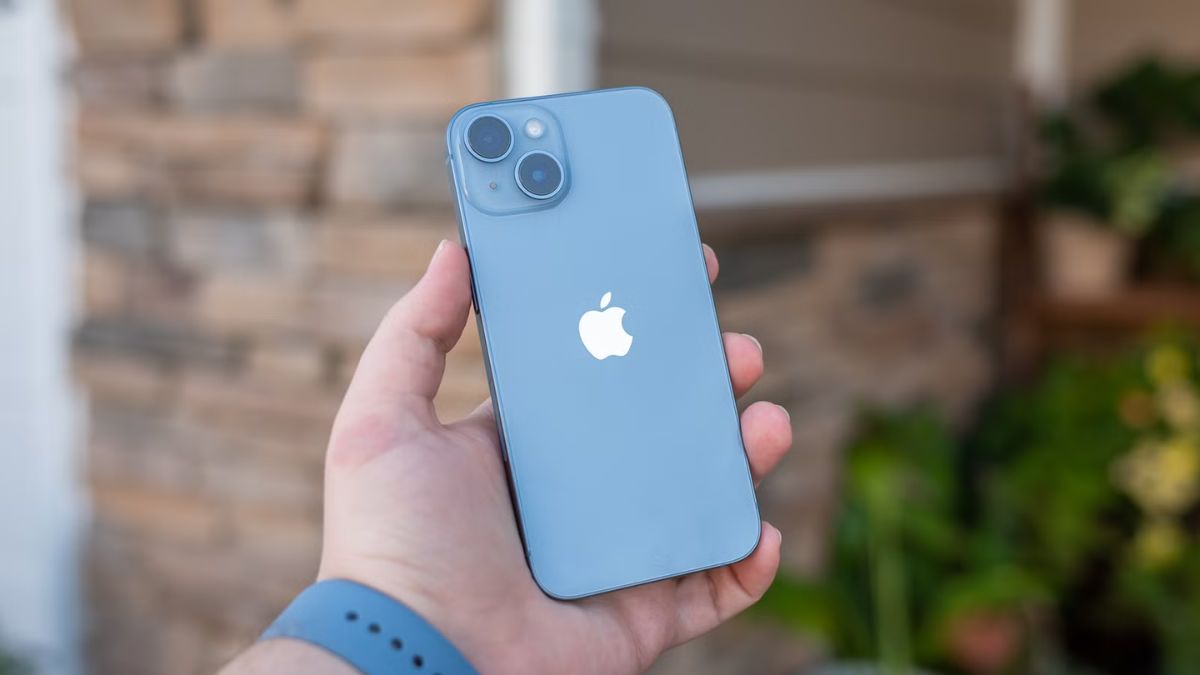 Giá bán iPhone 14 màu xanh mới nhất