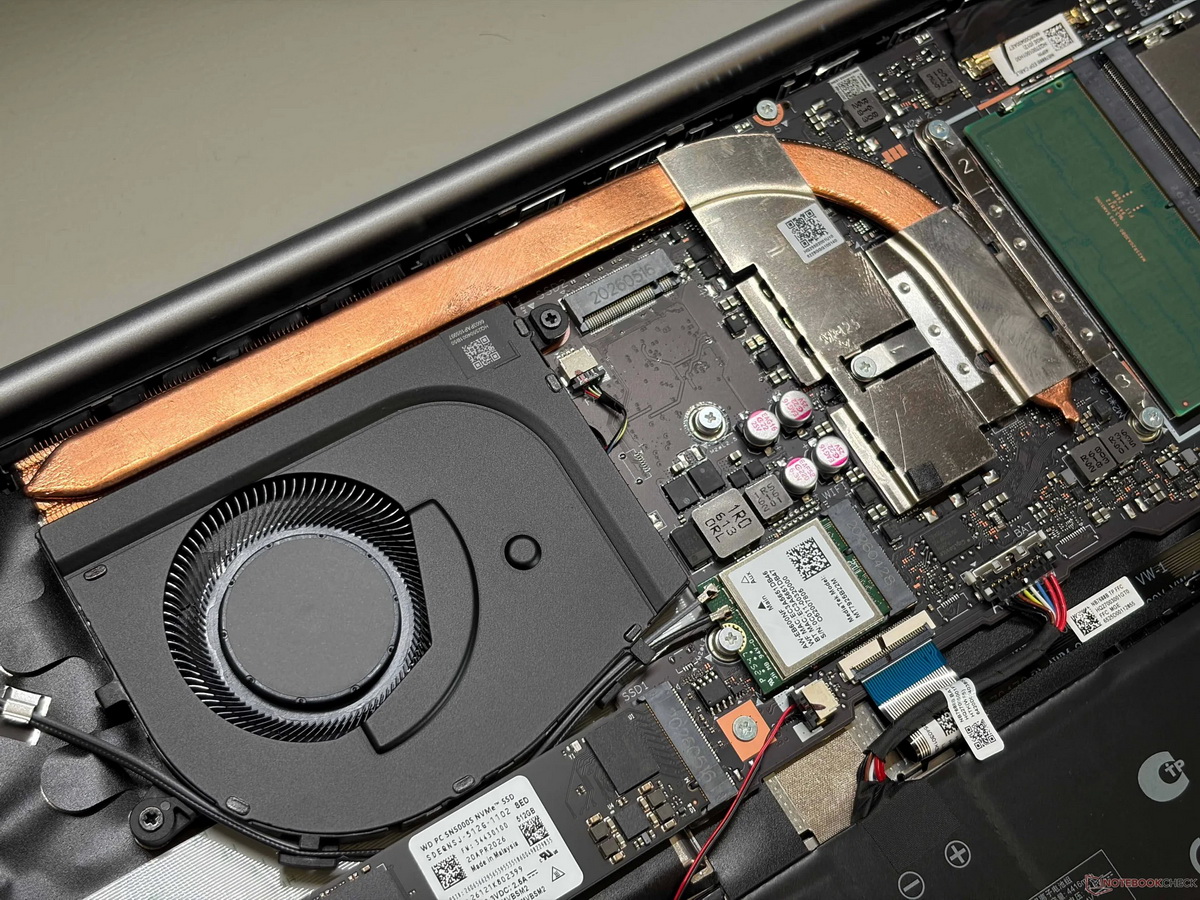 Đánh giá laptop Asus ExpertBook PM5 G2: Laptop doanh nhân mạnh mẽ