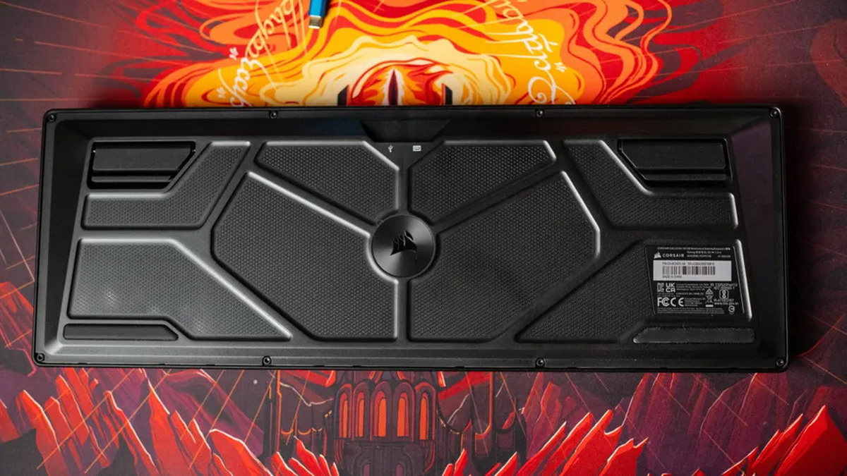 Đánh giá Corsair Galleon 100