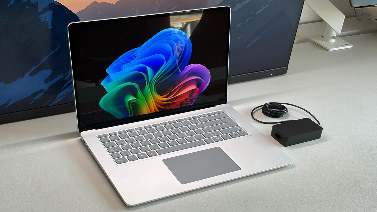 Đánh giá Microsoft Surface Laptop 15 Gen 8: Laptop đa phương tiện tốt, nhưng chưa phải món hời với giá hơn 70 triệu