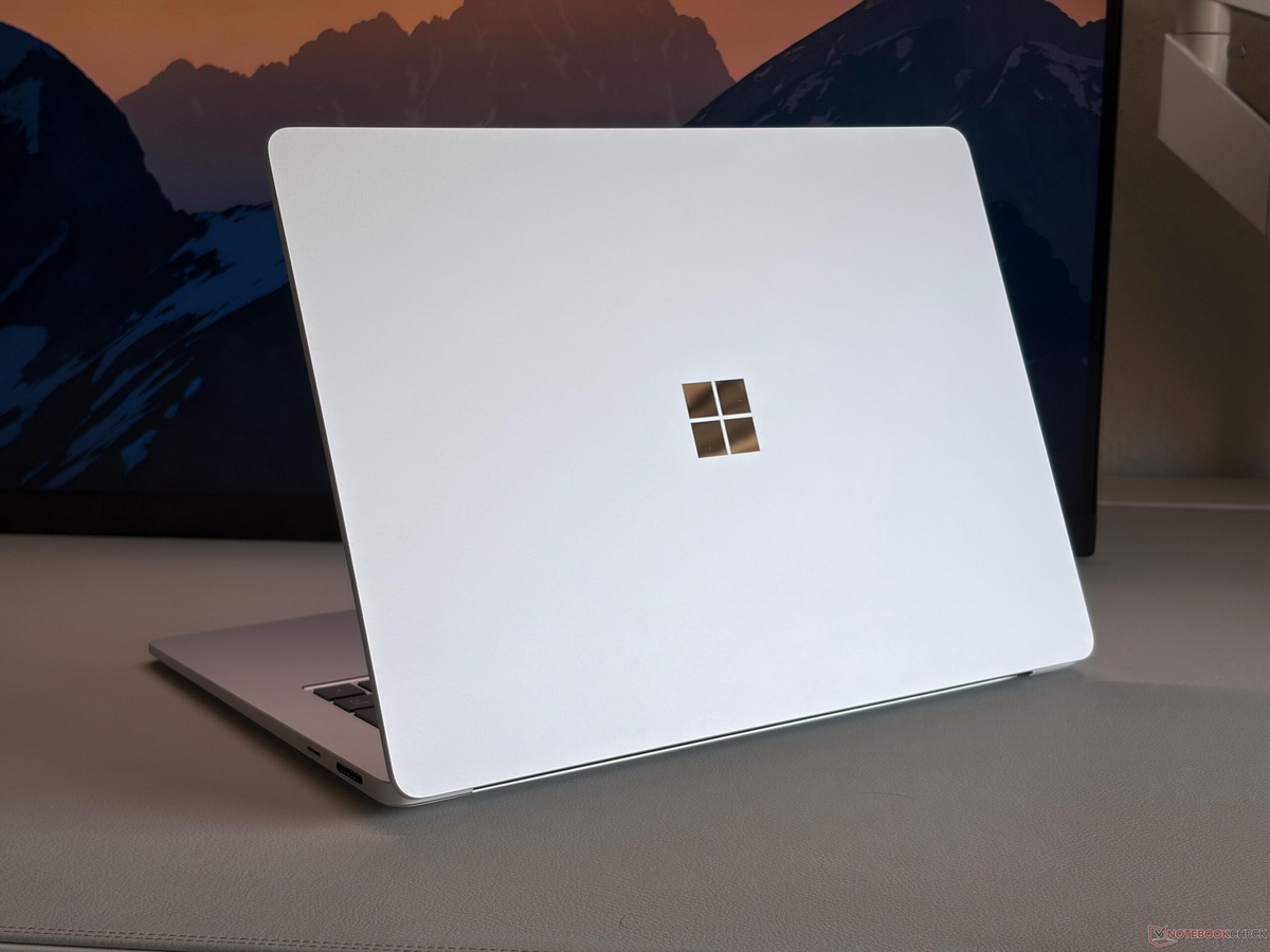 Đánh giá Microsoft Surface Laptop 15 Gen 8