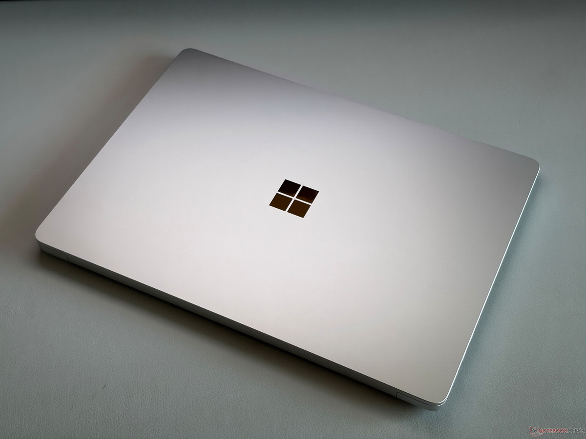 Đánh giá Microsoft Surface Laptop 15 Gen 8
