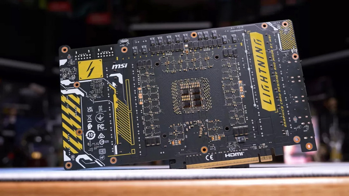Đánh giá card đồ họa MSI RTX 5090 Lighting Z