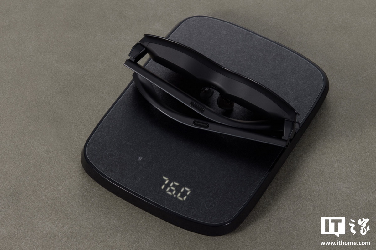 Đánh giá kính thông minh Thunderbird Air 4 Pro: Màn hình 135 inch trong túi bạn