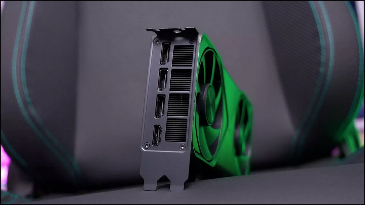 So sánh RTX 5070 vs RX 9070 XT: Hiệu năng thuần và 16GB VRAM áp đảo, AMD liệu có "thắng đậm"?