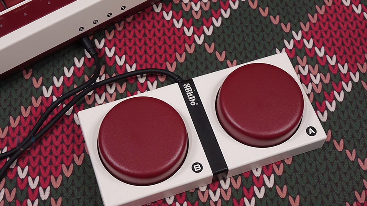 Trên tay 8BitDo Retro 108