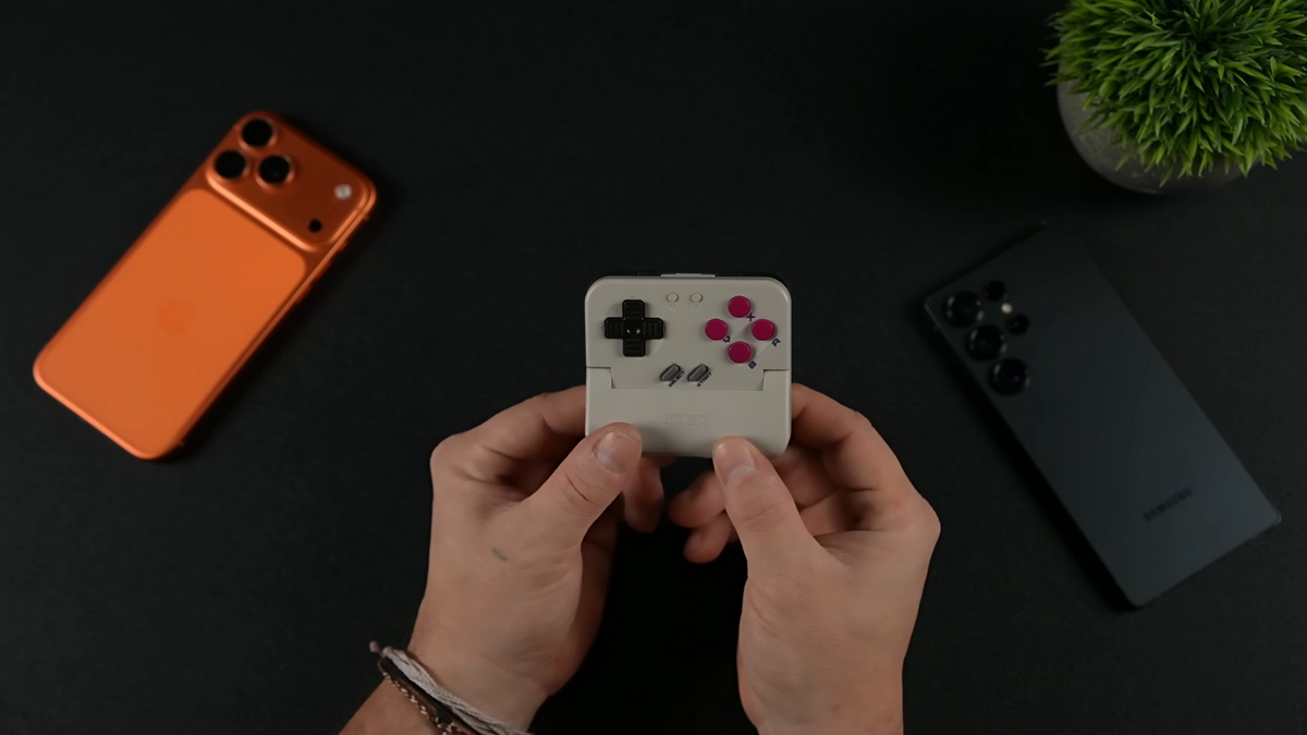 Trên tay GameSir Pocket Taco: Biến iPhone của bạn thành GameBoy huyền thoại