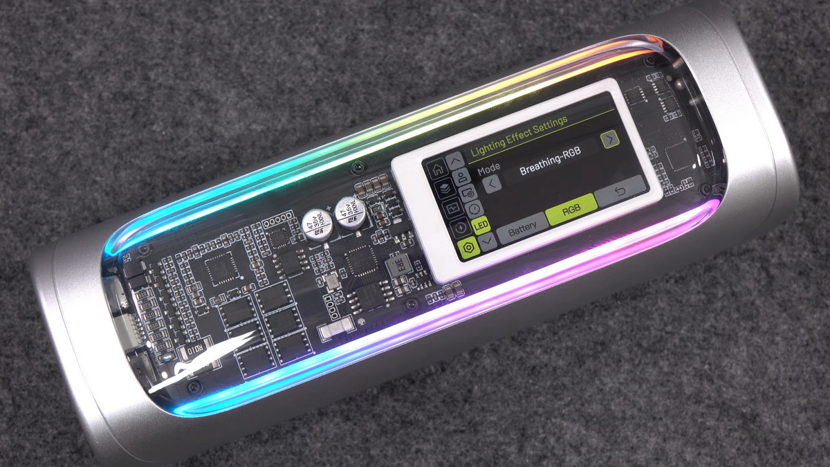 Trên tay Shargeek 300: sạc dự phòng 24,000mAh với màn hình thông minh