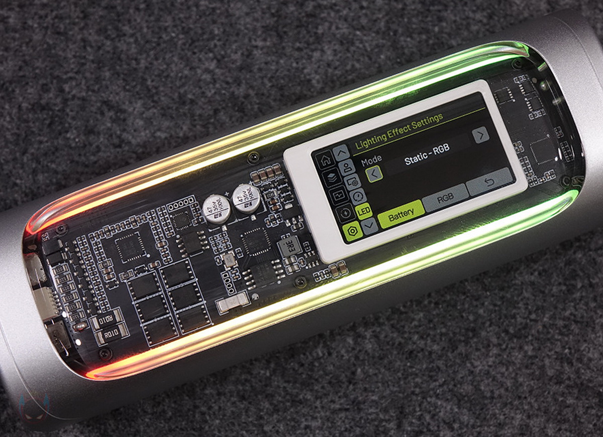 Trên tay Shargeek 300: sạc dự phòng 24.000mAh với màn hình thông minh