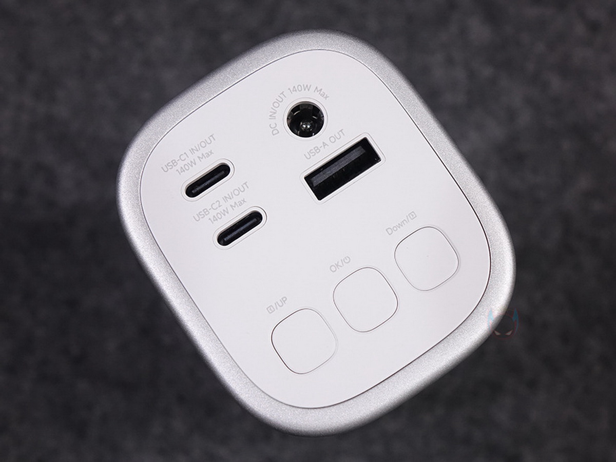 Trên tay Shargeek 300: sạc dự phòng 24.000mAh với màn hình thông minh