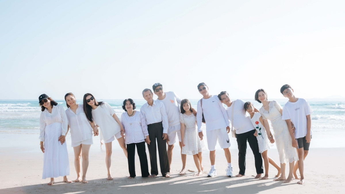 Ảnh gia đình đi du lịch ấm áp