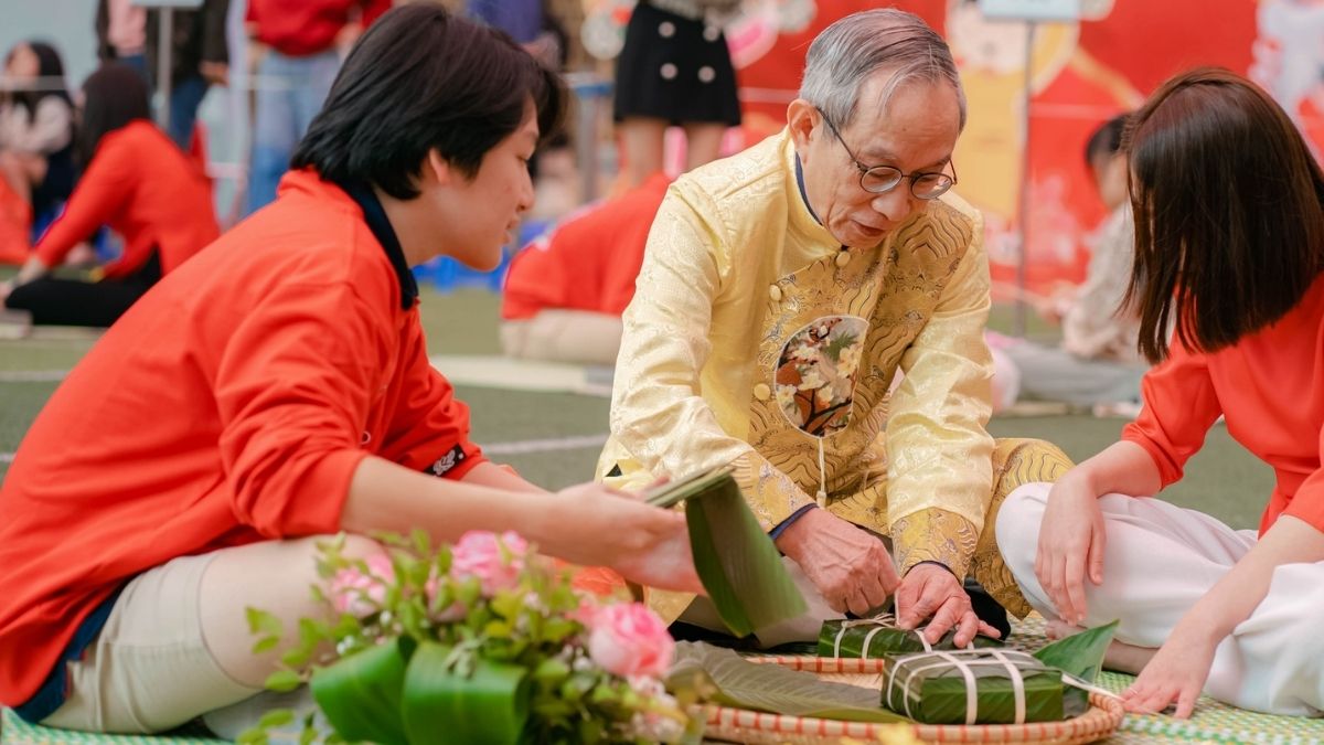 Hình ảnh con người Việt Nam bình dị