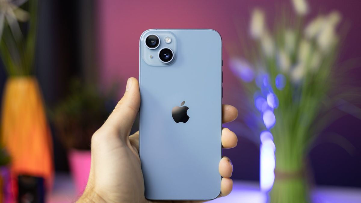 iPhone 14 Plus với cụm camera ấn tượng
