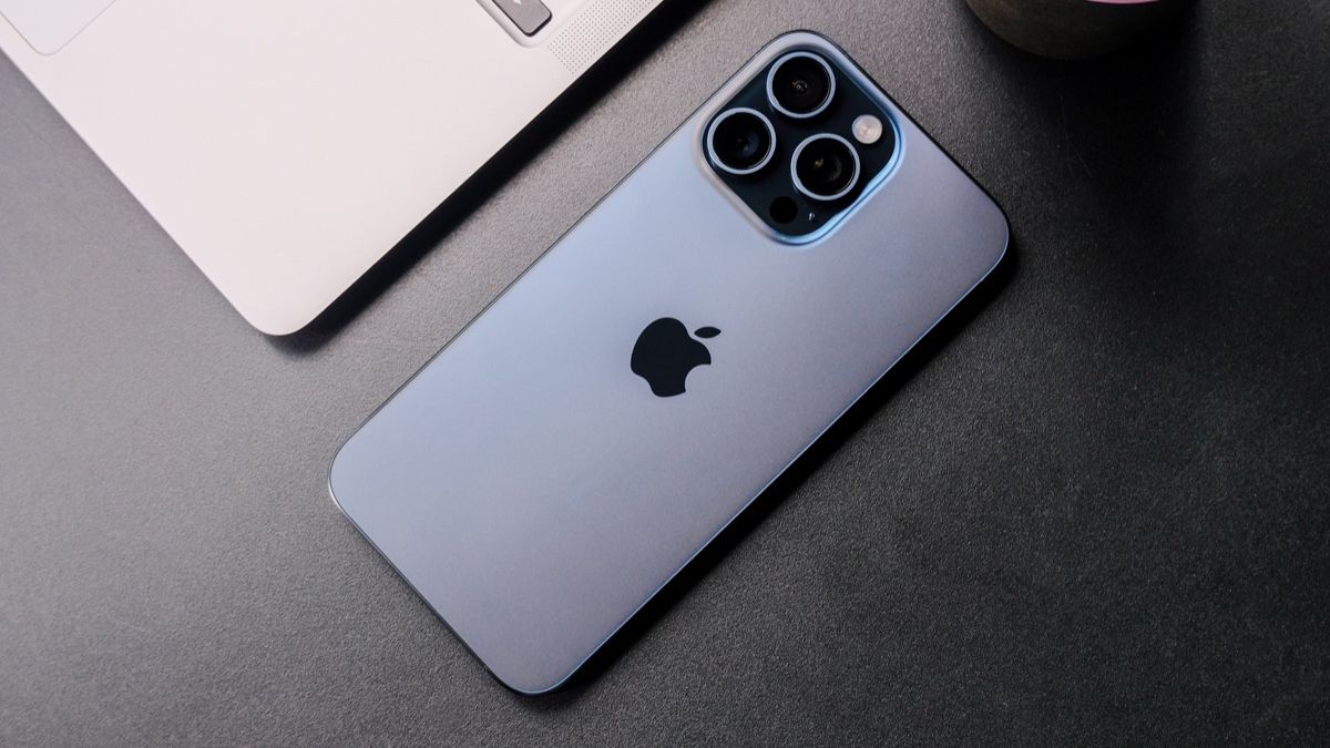 Mẫu iPhone 15 Pro Max 3 mắt
