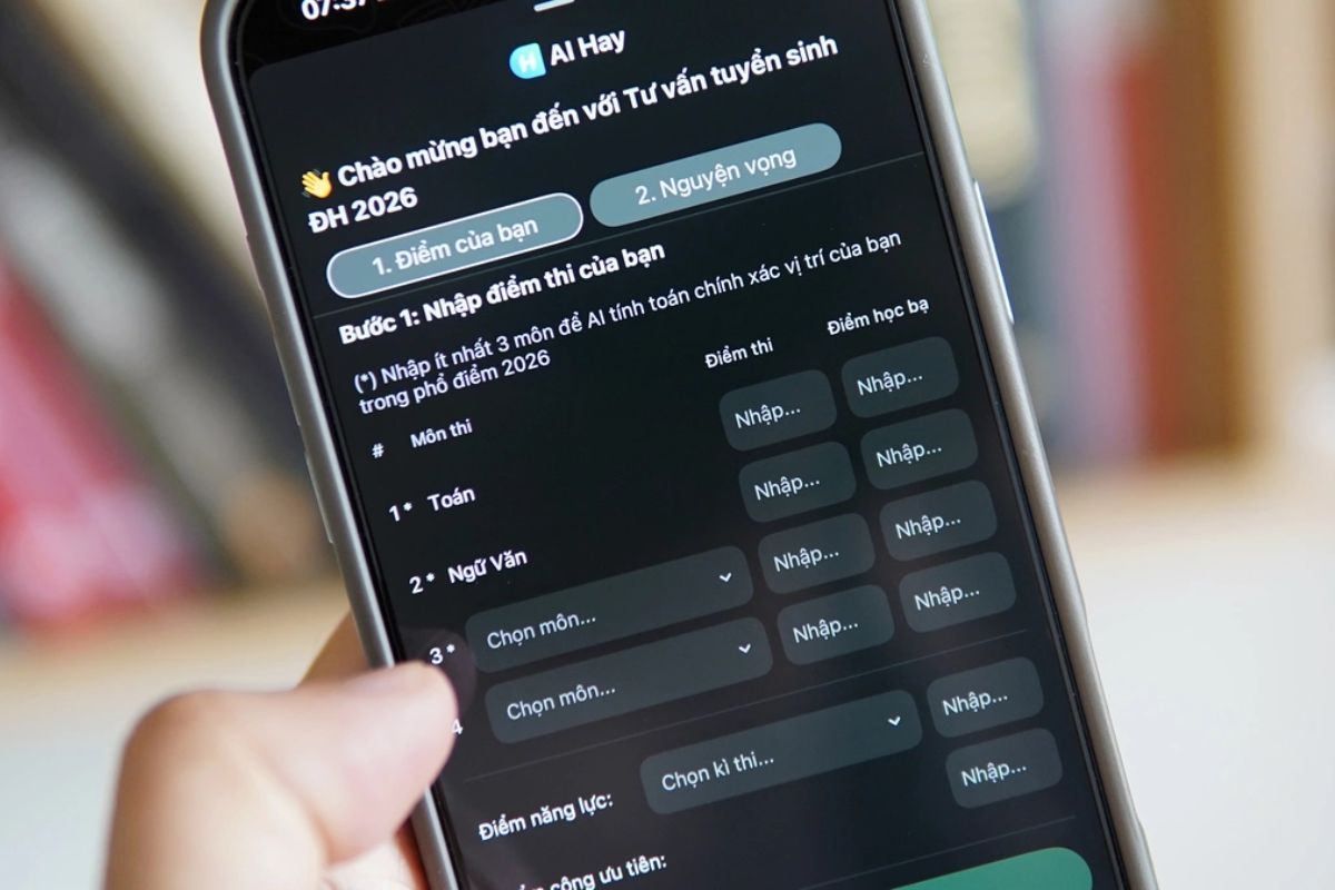 Hướng dẫn dùng ứng dụng AI dự đoán đỗ đại học từ chatbot AI Hay
