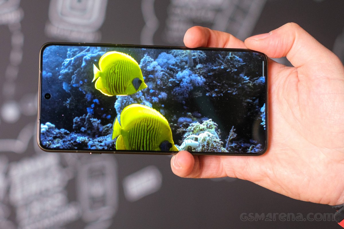 So sánh OPPO Find X9 Ultra vs iPhone 17 Pro Max về màn hình