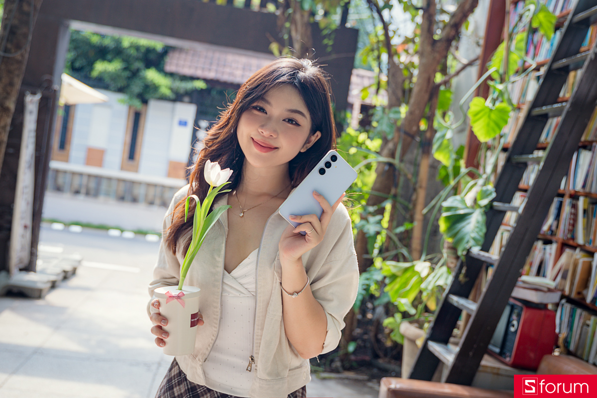 Galaxy S25 FE: Ghi lại từng khoảnh khắc của nàng, không chỉ 1 ngày mà là cả năm Galaxy S25 FE: Ghi lại từng khoảnh khắc của nàng, không chỉ 1 ngày mà là cả năm