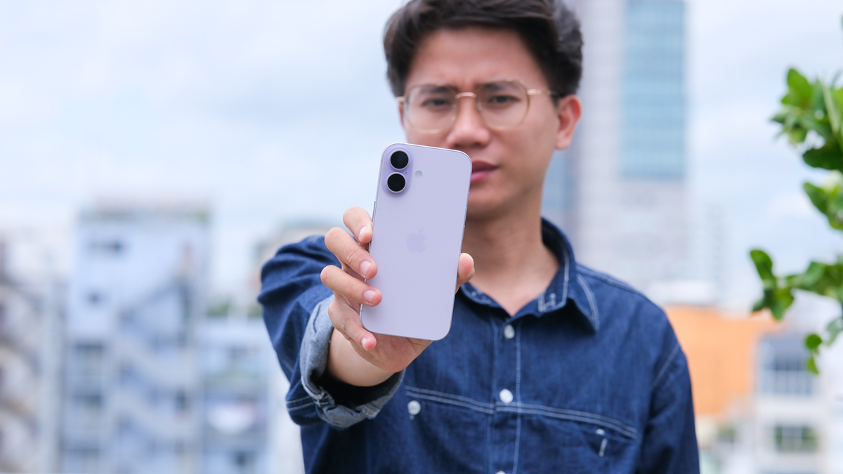 Mở hộp và trên tay iPhone 17: Bản tiêu chuẩn nay cũng đã có màn 120Hz, viền siêu mỏng