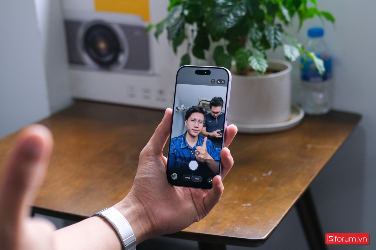 Camera selfie của iPhone 17