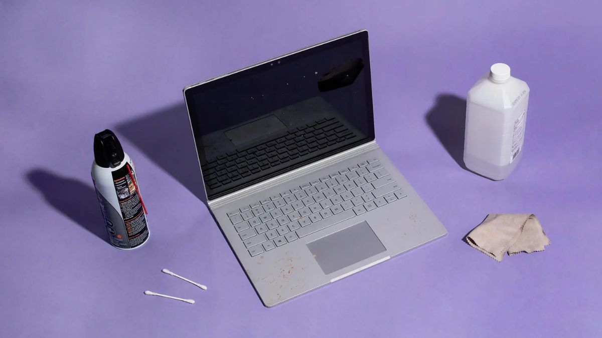 khắc phục lỗi MacBook không nhận chuột USB - vệ sinh cổng usb