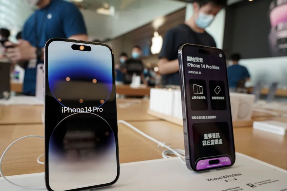 Dòng iPhone cũ không được trang bị tính năng eSIM, hãy kiểm tra mã model để biết máy có hỗ trợ eSIM hay không