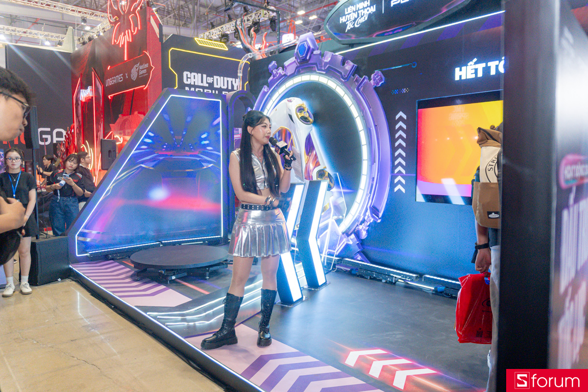 Các hoạt động chơi game tương tác tại gian hàng Tốc Chiến