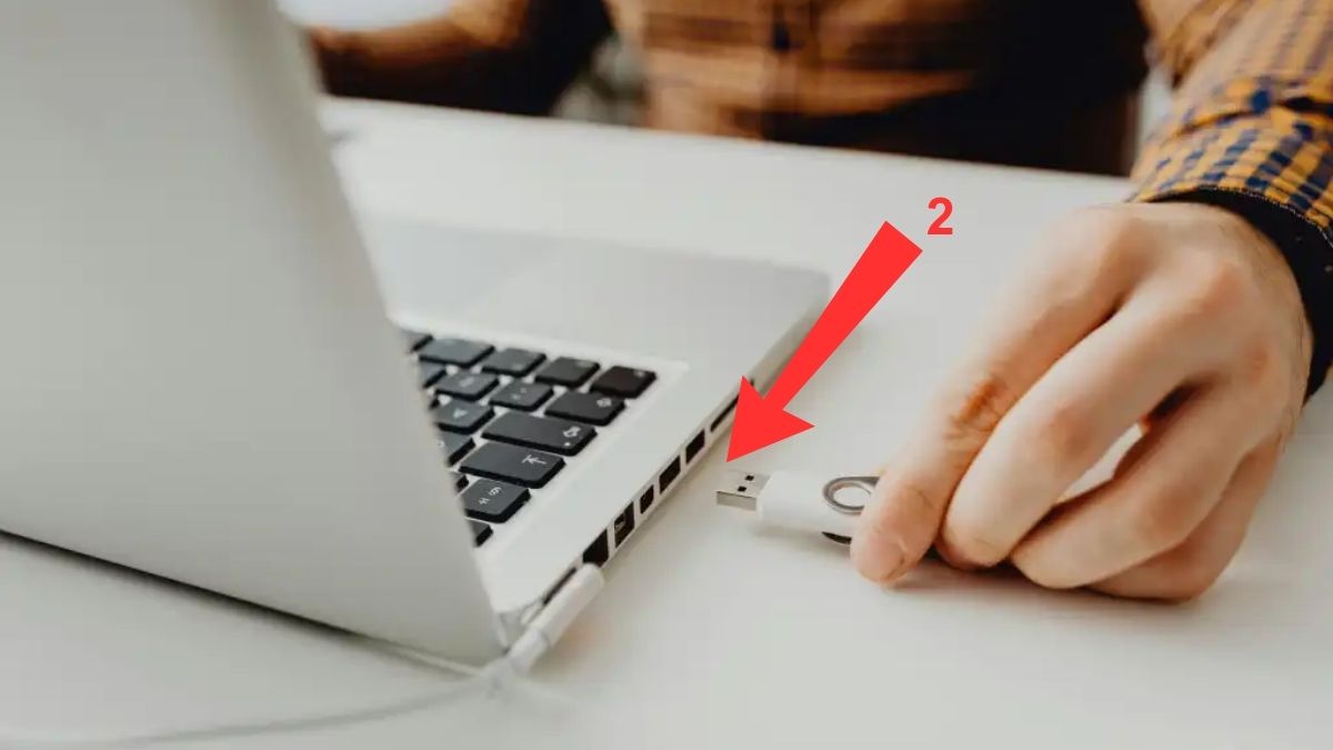 Cách chuyển dữ liệu từ iPhone sang USB bằng máy Mac bước 2