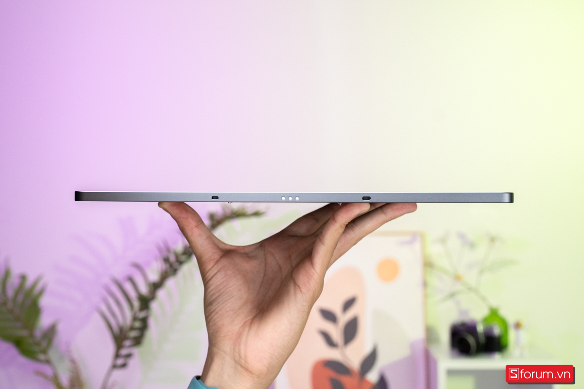 Trên tay Lenovo Idea Tab Pro với các cạnh vát phẳng