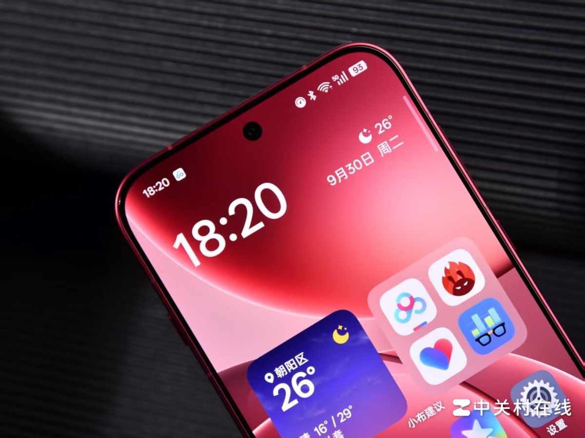 Cận cảnh OPPO Find X9 với màn hình đẹp mắt