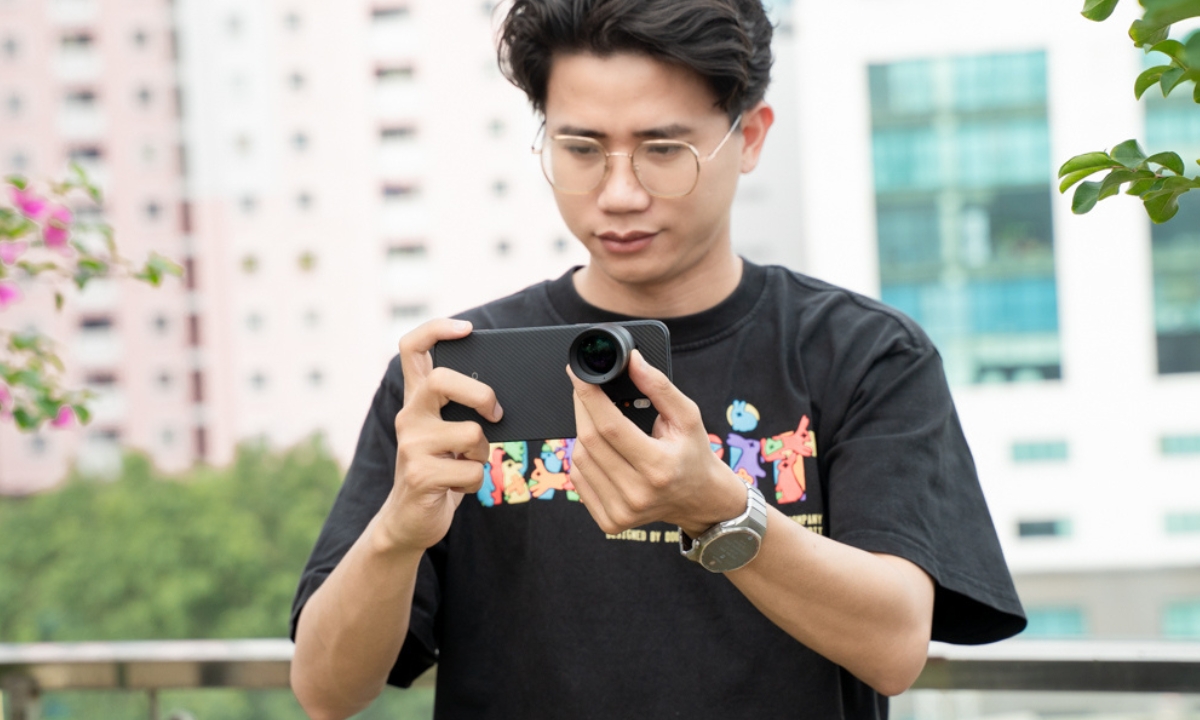 Trên tay bộ ống kính rời cho OPPO Find X9 Pro: Khoảng cách giữa smartphone và máy ảnh DSLR ngày càng gần! Trên tay bộ ống kính rời cho OPPO Find X9 Pro: Khoảng cách giữa smartphone và máy ảnh DSLR ngày càng gần!