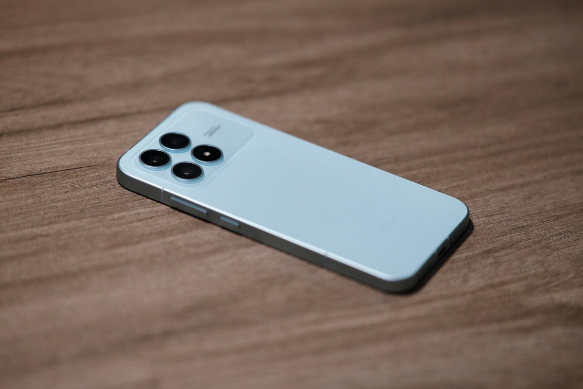 Cận cảnh Xiaomi Redmi K90 nổi bật với viên pin khủng