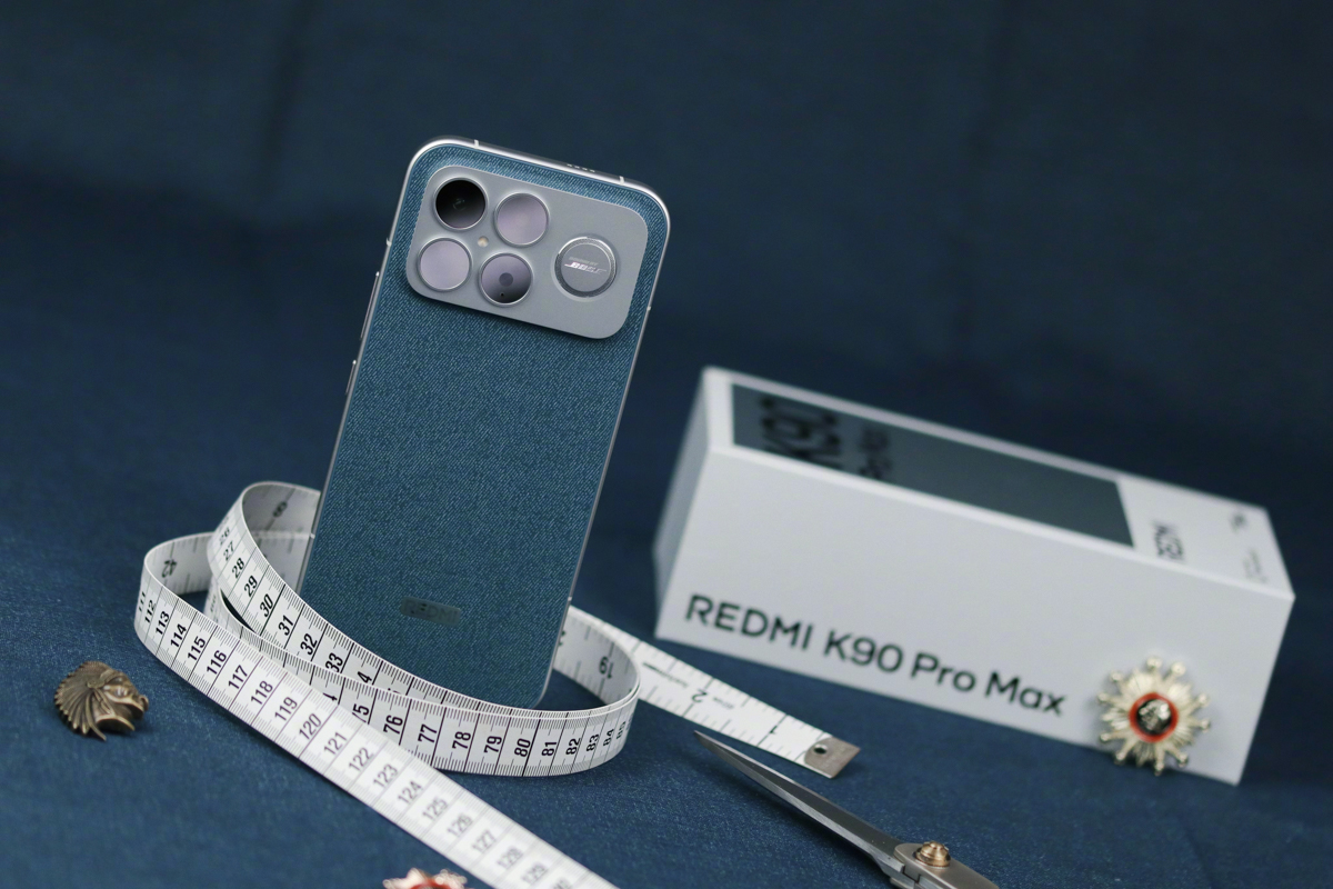 Cận cảnh Xiaomi Redmi K90 Pro Max với màu xanh đẹp mắt