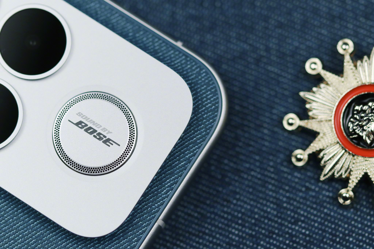 Cận cảnh Xiaomi Redmi K90 Pro Max nổi bật với bộ loa ấn tượng