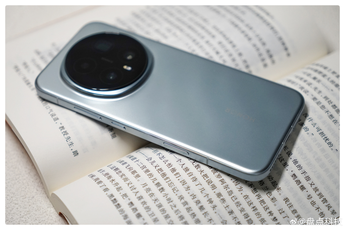 cận cảnh honor magic 8 pro với thiết kế gọn gàng, đẹp mắt