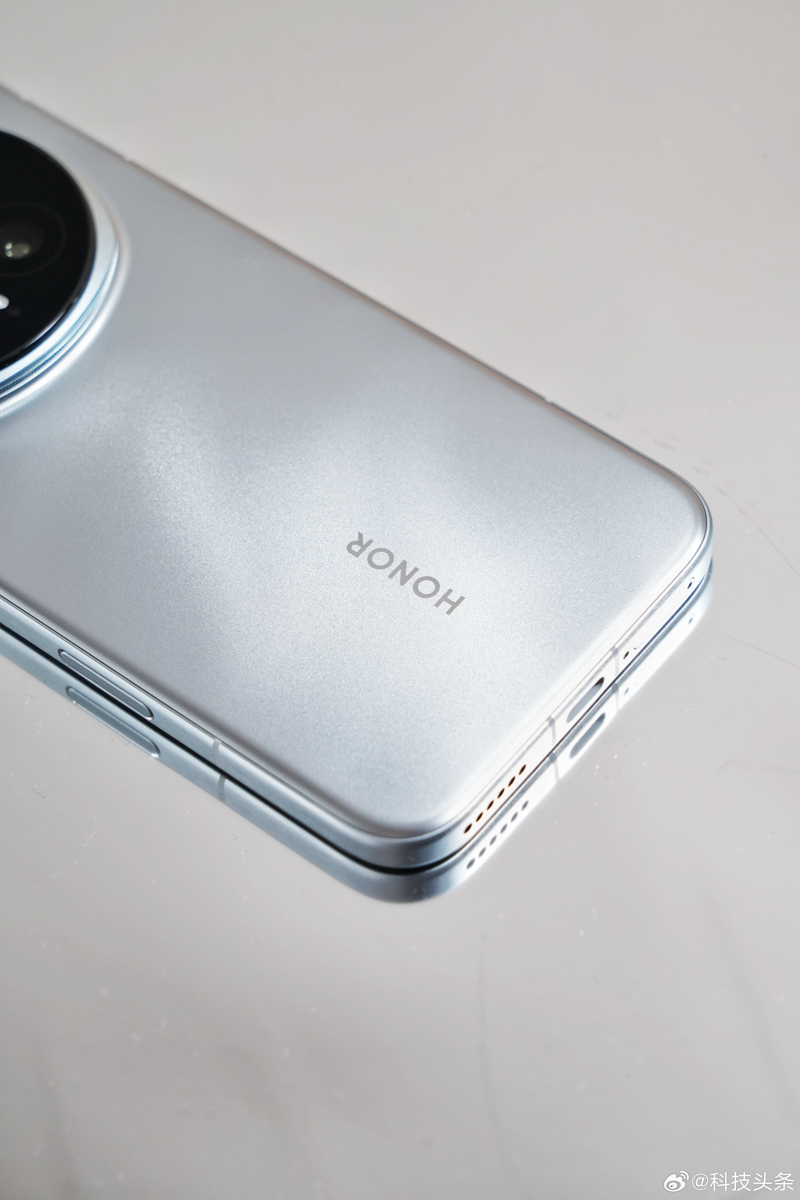 cận cảnh honor magic 8 pro với các nút chức năng