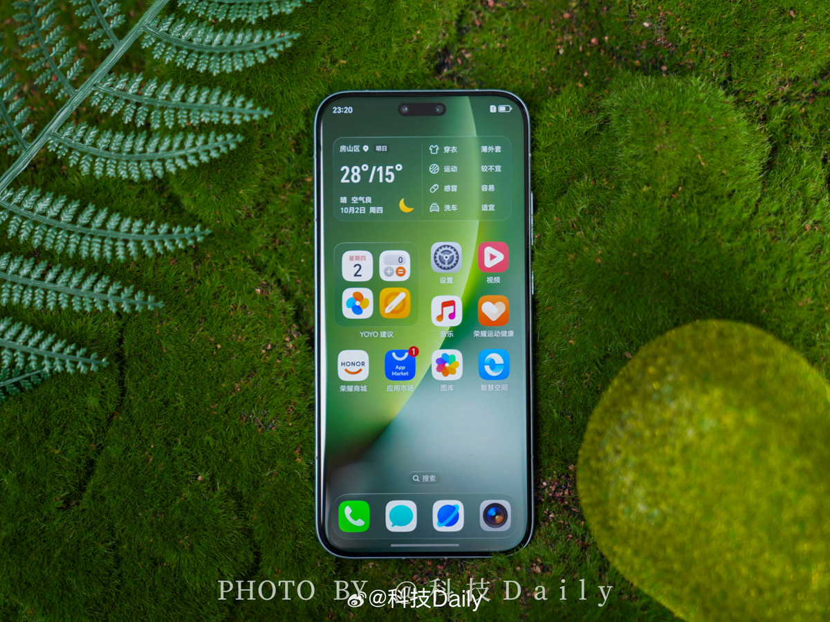 cận cảnh honor magic 8 pro với màn hình tràn viền đẹp mắt