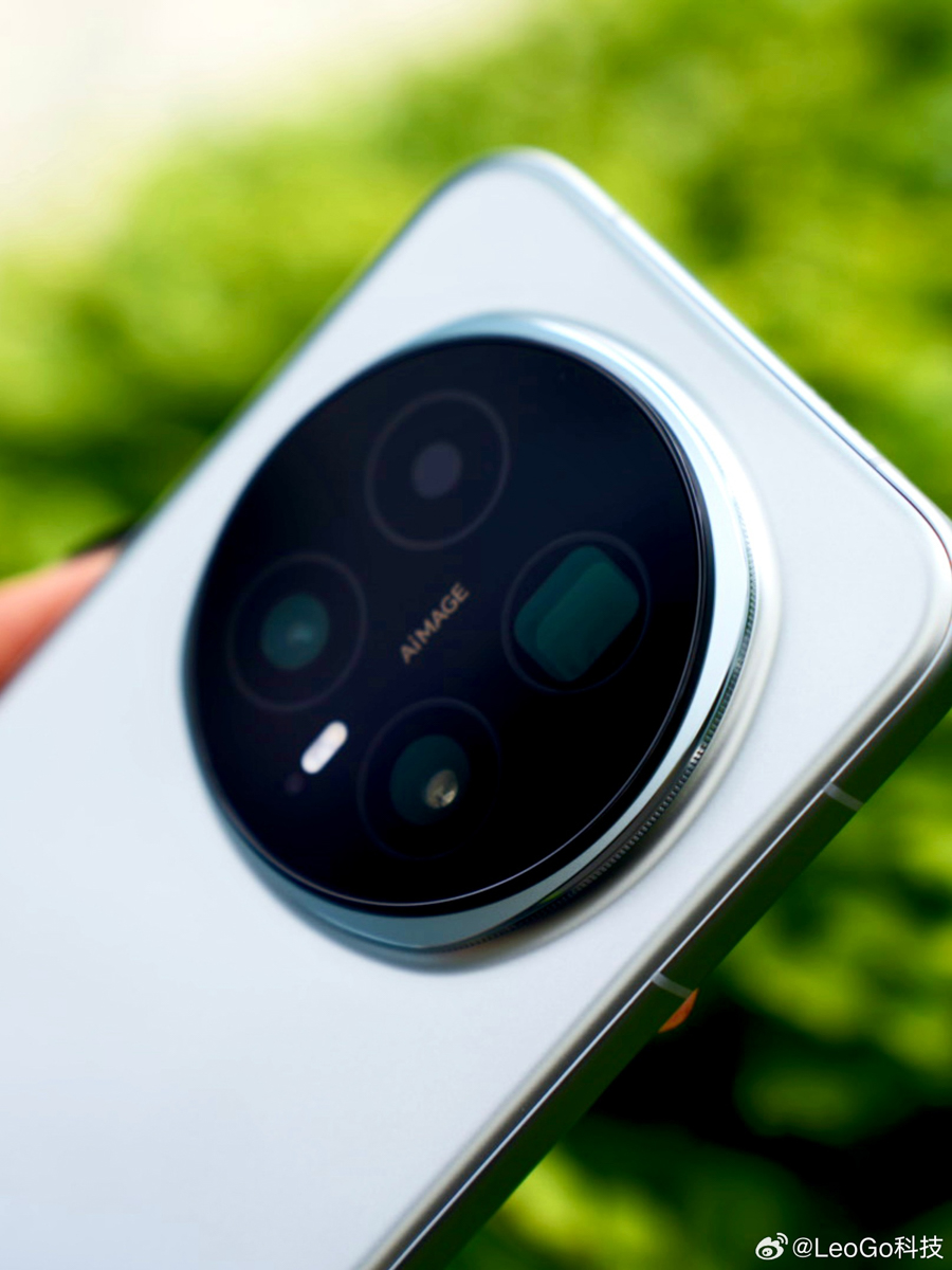 cận cảnh honor magic 8 pro với thiết kế gọn gàng đẹp mắt
