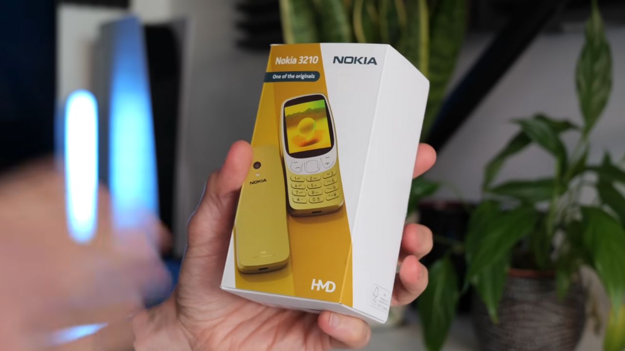 CellphoneS mở bán Nokia 220 4G và Nokia 3210 4G