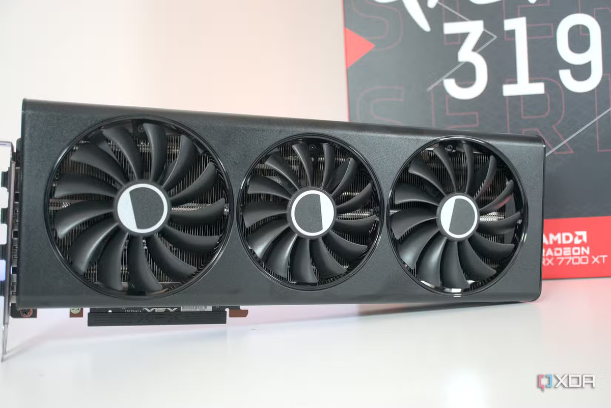 AMD Radeon RX 7700 XT
