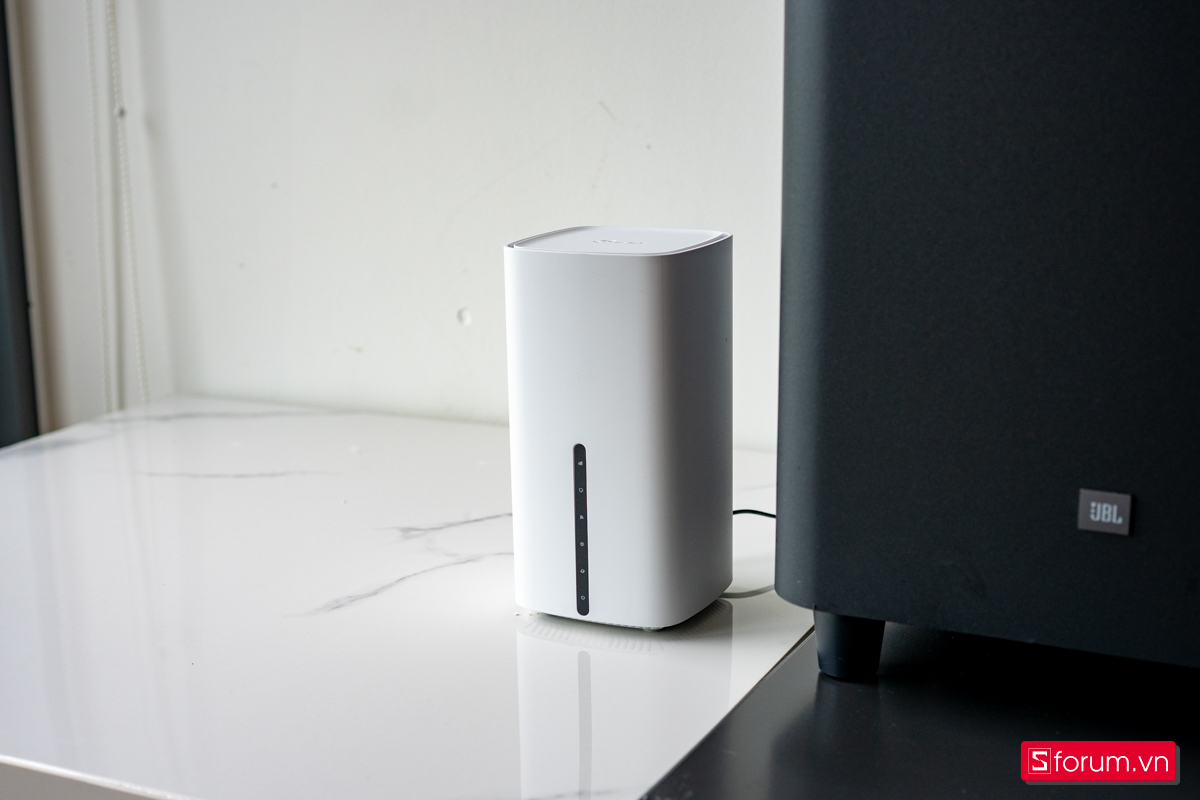 trên tay router 5G Acher NX200