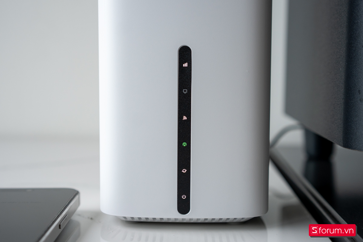 trên tay router 5G Acher NX200