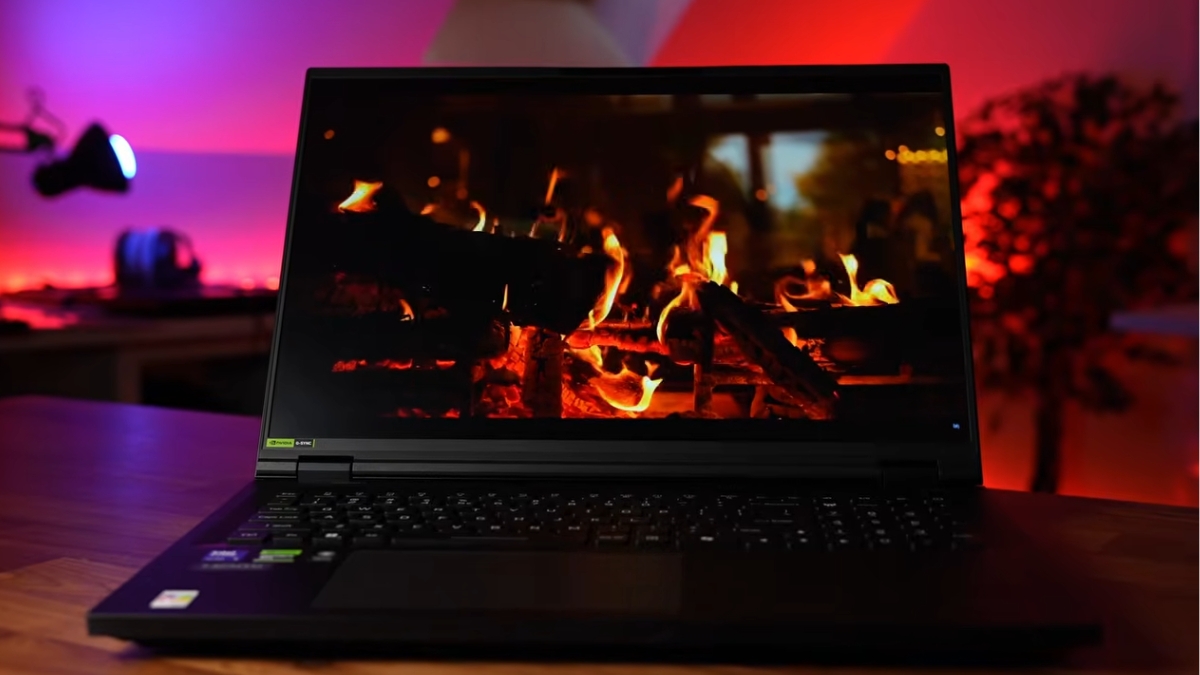 Đánh giá Acer Predator Helios 18 AI PH18-I71 với màn hình IPS Mini LED 18 inch hỗ trợ Dual Mode