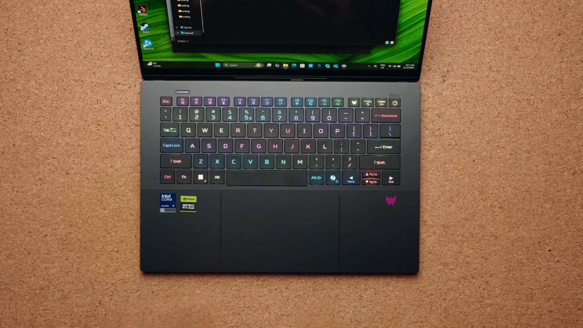 Đánh giá Acer Predator Triton 14 AI với bàn phím RGB có hành trình rõ ràng và thiết kế tối ưu cho sử dụng hằng ngày.