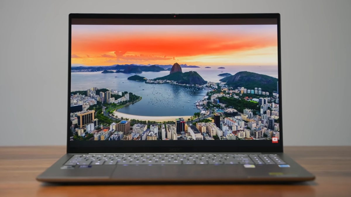 Đánh giá Acer Swift 16 AI (2026): Màn hình CineCrystal OLED 16 inch độ phân giải 2.8K